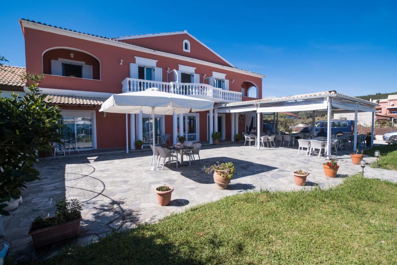 Christina Beachfront Rooms By Hotelius Petriti  Exterior photo
