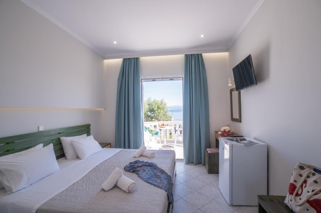 Christina Beachfront Rooms By Hotelius Petriti  Exterior photo