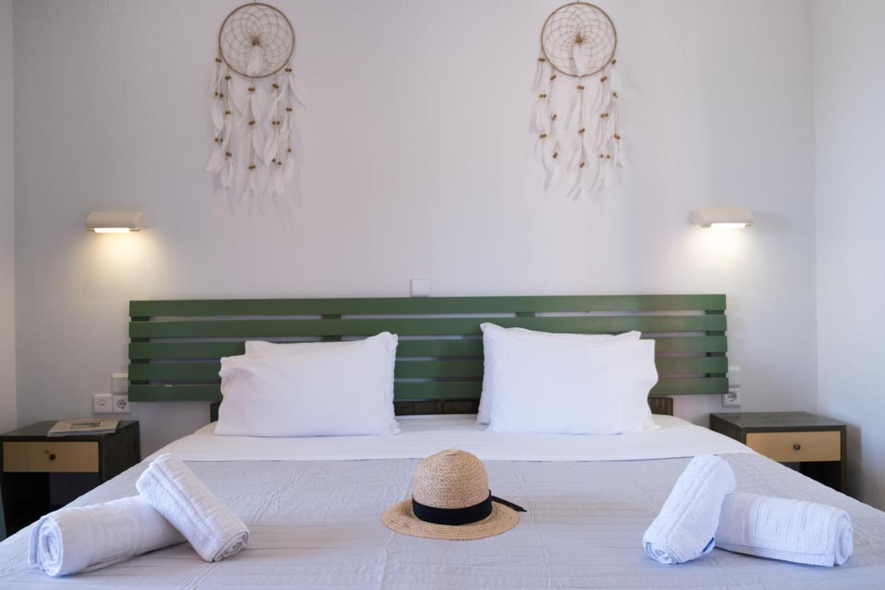 Christina Beachfront Rooms By Hotelius Petriti  Exterior photo
